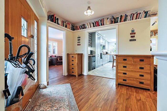4 Bedroom Detached House For Sale In Newlands Way, Broadstone, BH18