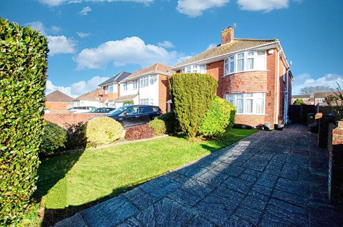 3 Bedroom Semi-Detached House For Sale In Valentine Avenue, Southampton, Hampshire, SO19