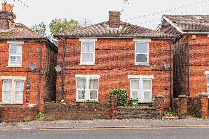 4 Bedroom Semi-Detached House To Rent In Guildford Park Road, Guildford, GU2