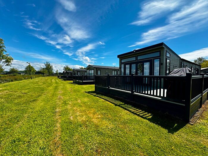 2 Bedroom Lodge For Sale In Gilpin Way, Lakesway Lodge Park, LA8