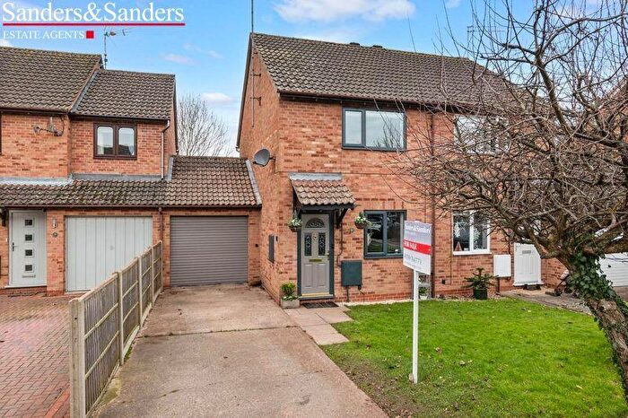 2 Bedroom Semi-Detached House For Sale In Rufford Close, Alcester, B49