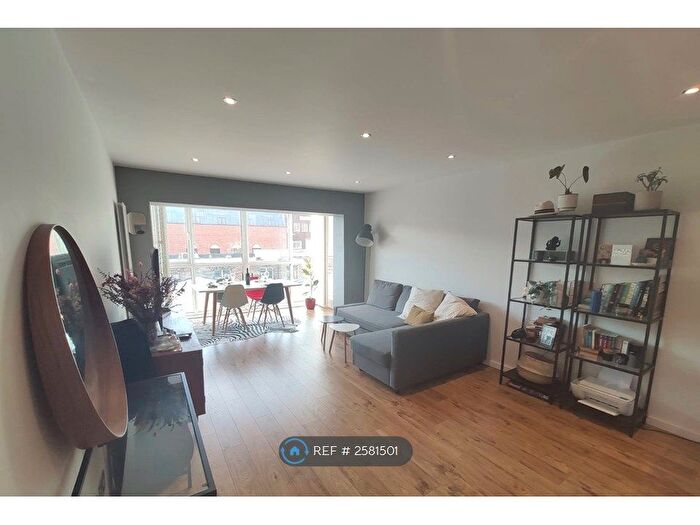 2 Bedroom Flat To Rent In Ensign Street, London, E1