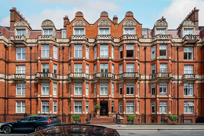 2 Bedroom Flat To Rent In Montagu Mansions, Marylebone, W1U