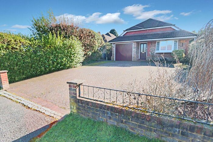 3 Bedroom Bungalow For Sale In Shirley Avenue, Coulsdon, CR5