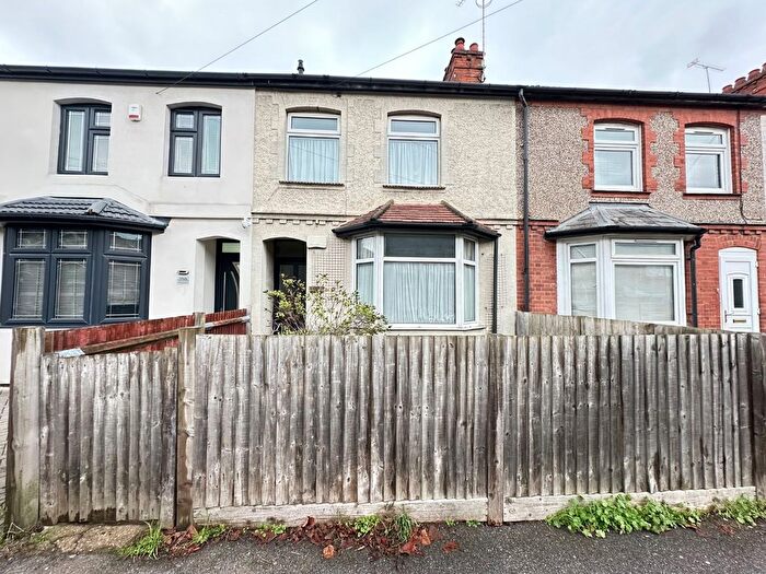 3 Bedroom Terraced House To Rent In Beechwood Road, Luton, Bedfordshire, LU4