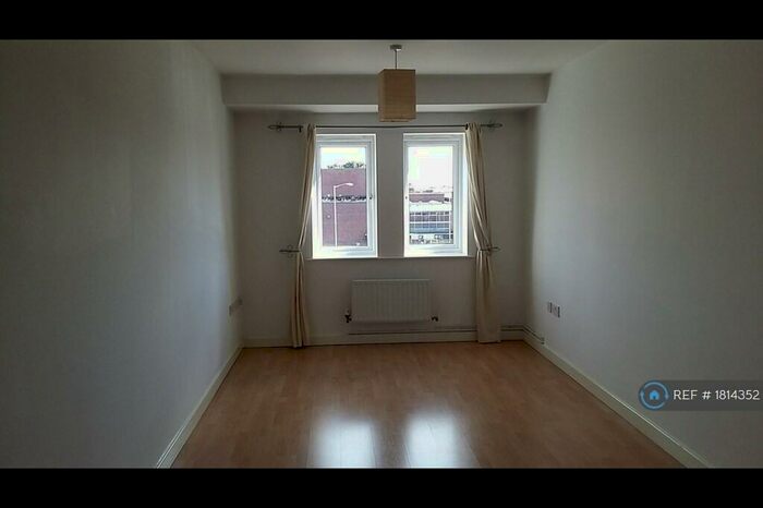 2 Bedroom Flat To Rent In Chaucer Street, Mansfield, NG18