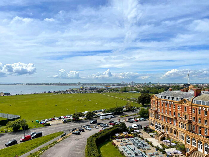 1 Bedroom Flat For Sale In Clarence Parade, Southsea, PO5