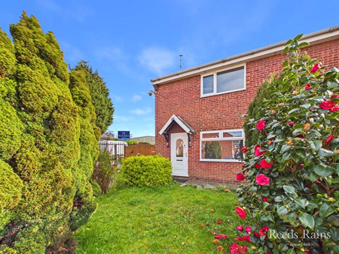 2 Bedroom End Of Terrace House For Sale In Byland Court, Hull, East Yorkshire, HU9