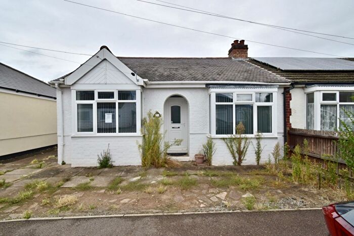 3 Bedroom Bungalow For Sale In Mostyn Avenue, Syston, Leicester, LE7