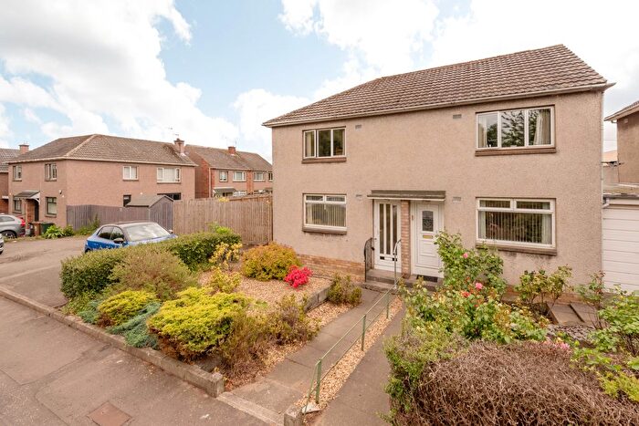 2 Bedroom Flat For Sale In Hamilton Drive, Edinburgh, EH15