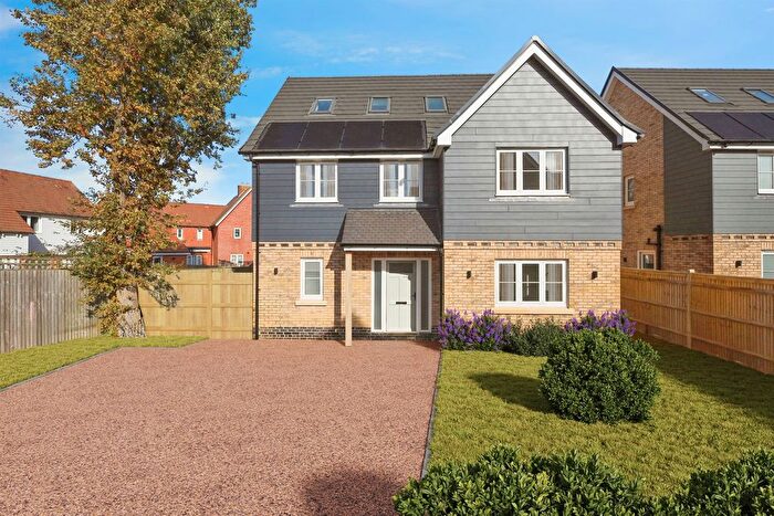 4 Bedroom Detached House For Sale In Shepham Lane, Polegate, BN26