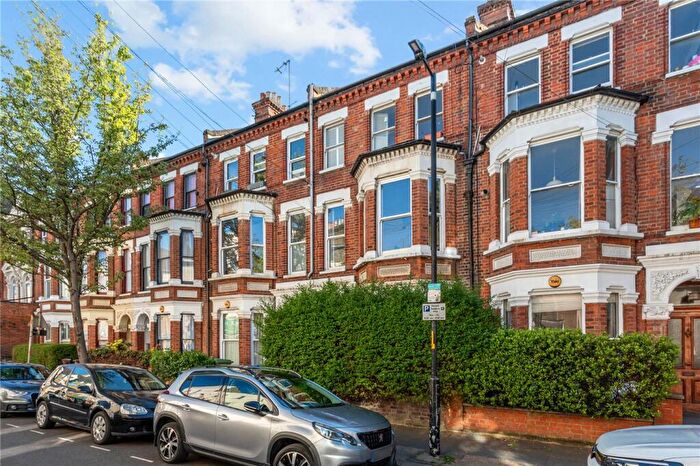2 Bedroom Apartment For Sale In Valmar Road, London, SE5