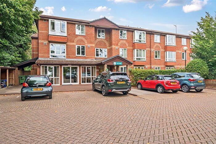 1 Bedroom Property For Sale In Oak Lodge, New Road, Crowthorne, Berkshire, RG45