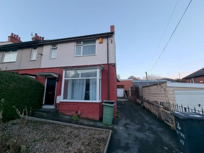 4 Bedroom Semi-Detached House To Rent In Ripon Avenue, Huddersfield, HD2