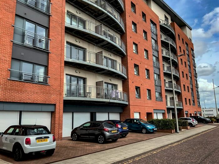 2 Bedroom Flat To Rent In Gourlay Yard, City Centre, Dundee, DD1