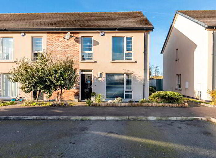 3 Bedroom House For Sale In Larch Lane, Lisburn, BT28