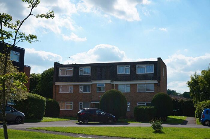 2 Bedroom Flat For Sale In Greenmeadow, Swindon, SN25