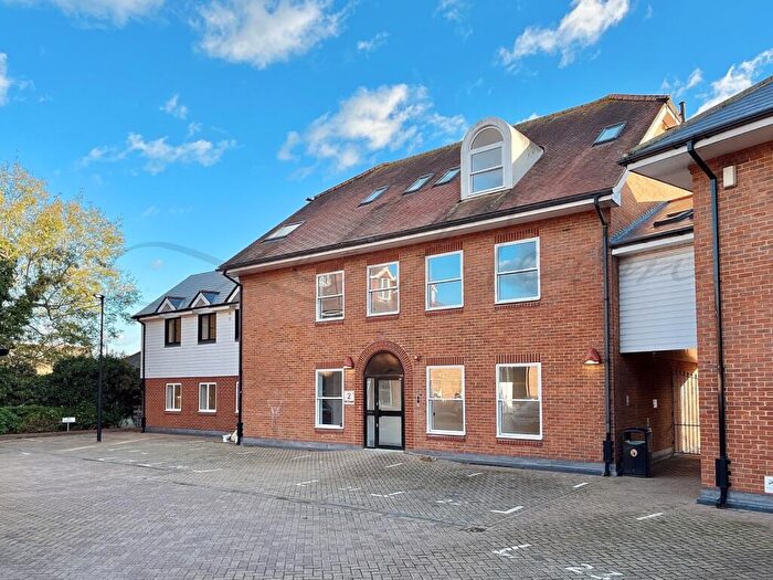 1 Bedroom Flat To Rent In Ac Court, Thames Ditton, KT7