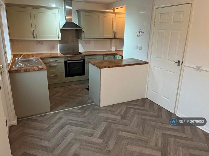 3 Bedroom Semi-Detached House To Rent In Milling Court, Gateshead, NE8