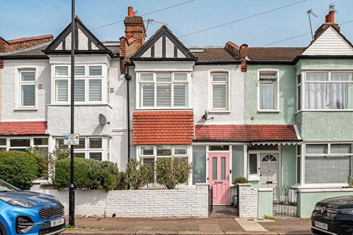 4 Bedroom Property For Sale In Hartham Road, Isleworth, TW7