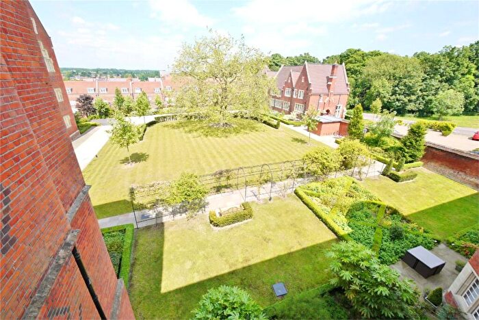 2 Bedroom Apartment For Sale In Kavanagh Court, The Galleries, Warley, Brentwood, CM14