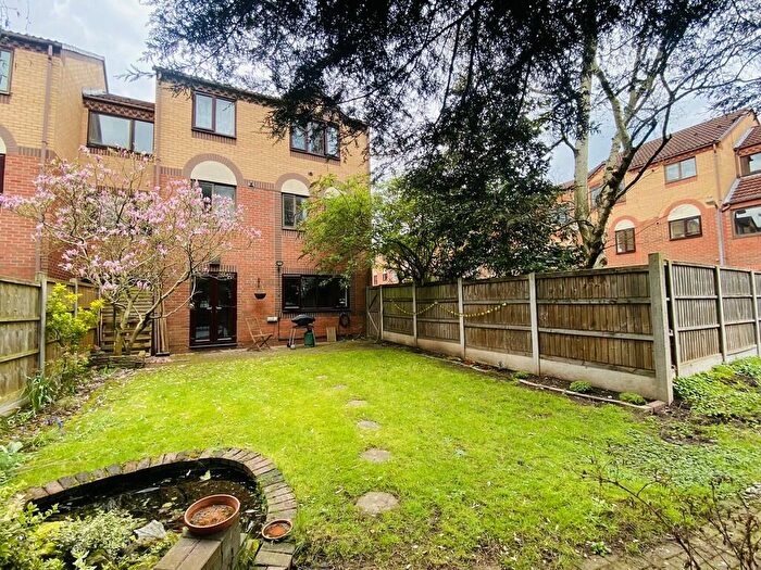 2 Bedroom Apartment To Rent In Bellcroft, Brindley Place, Birmingham City Centre, B16