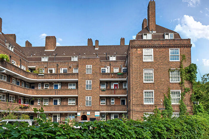 2 Bedroom Apartment For Sale In Peckham Park Road, London, SE15
