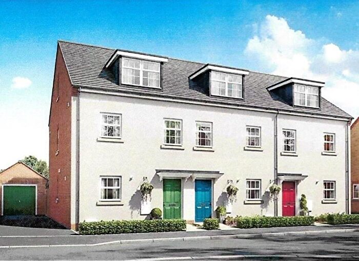 4 Bedroom Semi-Detached House For Sale In Kings Meadow, Fernwood, Newark, NG24