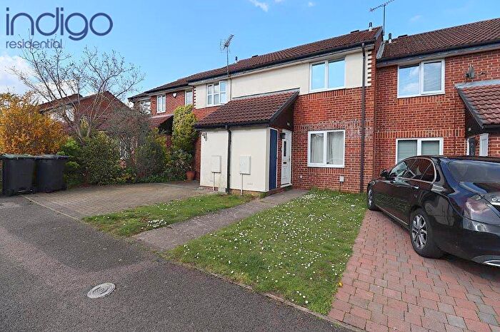 2 Bedroom Terraced House For Sale In Spayne Close, Barton Hills, Luton, Bedfordshire, LU3