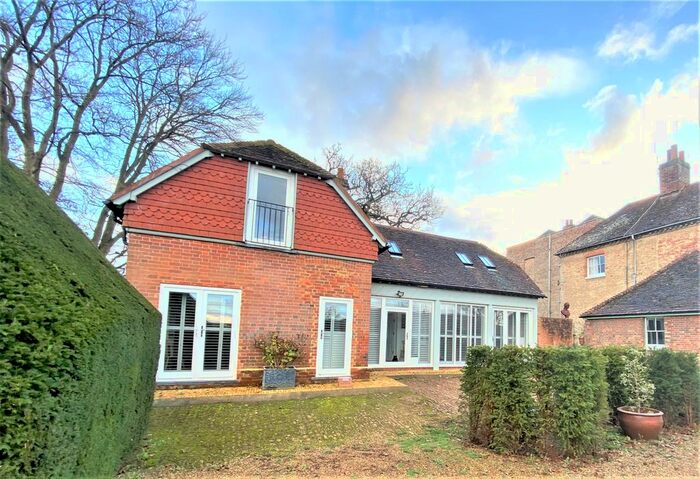 3 Bedroom Detached House To Rent In Peper Harow Lane, Shackleford, Godalming, GU8