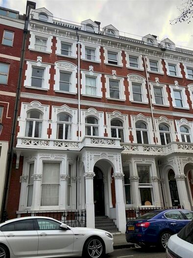 2 Bedroom Flat To Rent In Emperors Gate, London, SW7