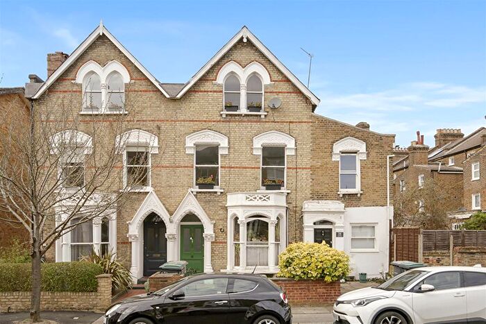 3 Bedroom Property For Sale In Lorne Road, Stroud Green, N4