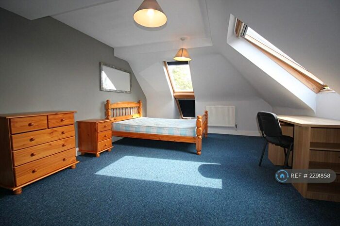 7 Bedroom Semi-Detached House To Rent In Richmond Gardens, Southampton, SO17