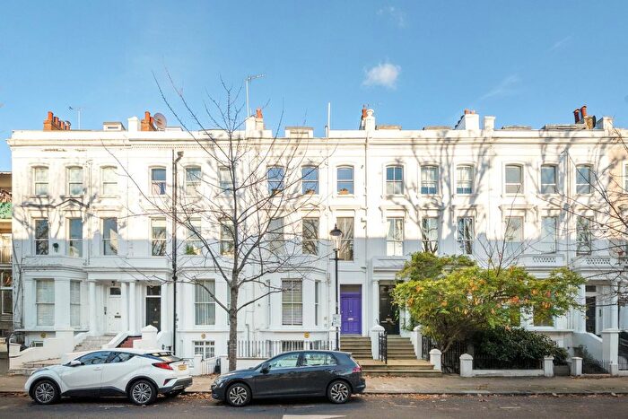 2 Bedroom Flat For Sale In Russell Road, Holland Park, London, W14