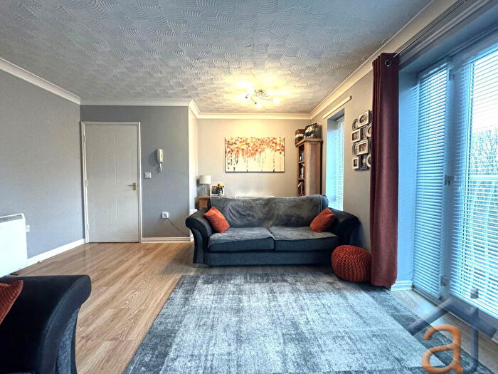 2 Bedroom Flat For Sale In Canal View Court, L21