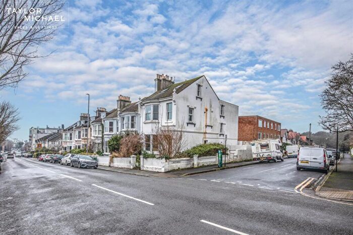 2 Bedroom Flat To Rent In South Avenue, Brighton, BN2