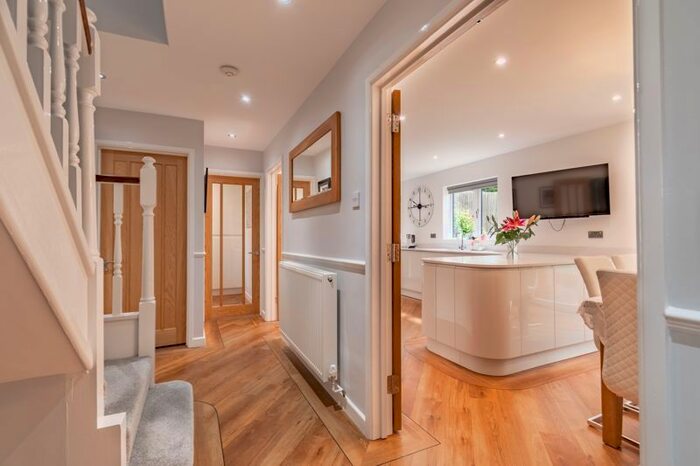 5 Bedroom Detached House For Sale In Brookfield Close, Hunt End, Redditch, B97