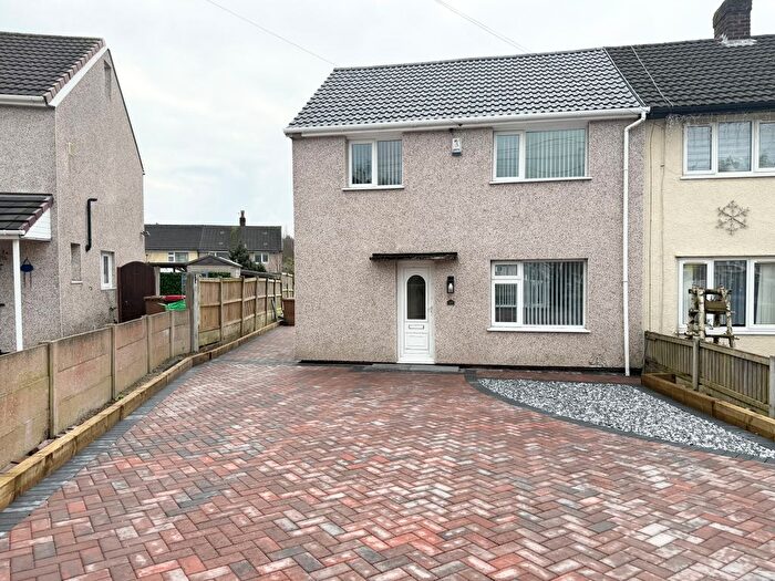 3 Bedroom Semi-detached House To Rent In Pond Walk, St. Helens, WA9