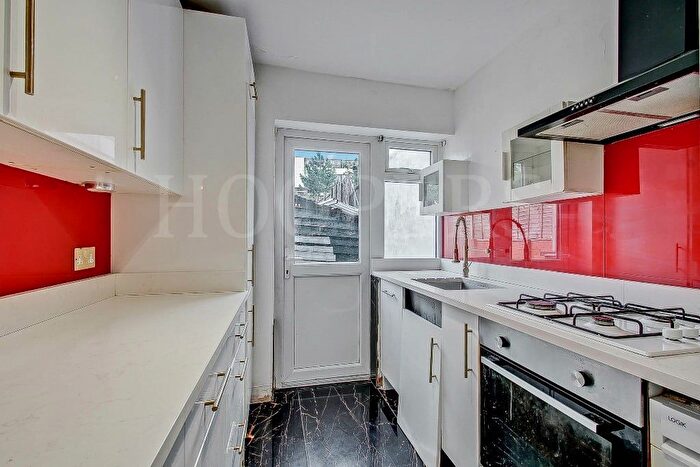 3 Bedroom Terraced House For Sale In Crest Road, London, NW2