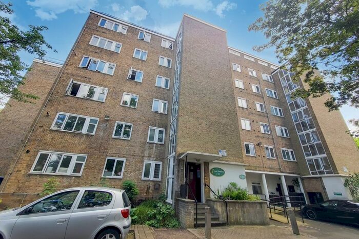 1 Bedroom Flat To Rent In Innes Gardens, London, SW15