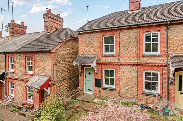 2 Bedroom Detached House For Sale In Eashing Lane, Godalming, Surrey, GU7