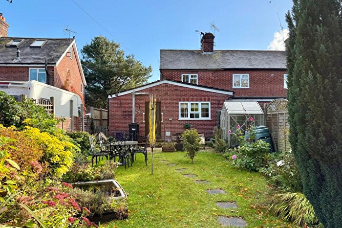 3 Bedroom End Of Terrace House For Sale In Christchurch Road, Ringwood, BH24