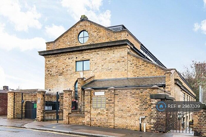1 Bedroom Flat To Rent In Richmond Road, London, E8