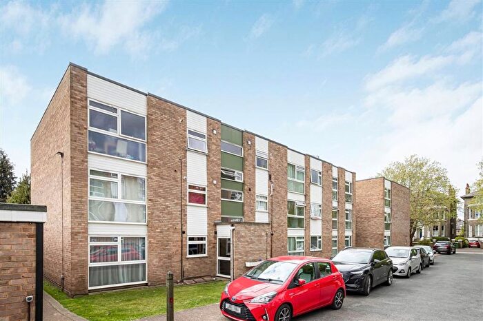 2 Bedroom Flat For Sale In St. Johns Park, Blackheath, SE3