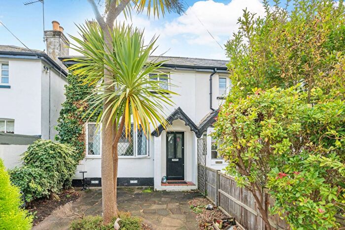 2 Bedroom Maisonette To Rent In Victoria Cottages, Kew, Richmond, TW9