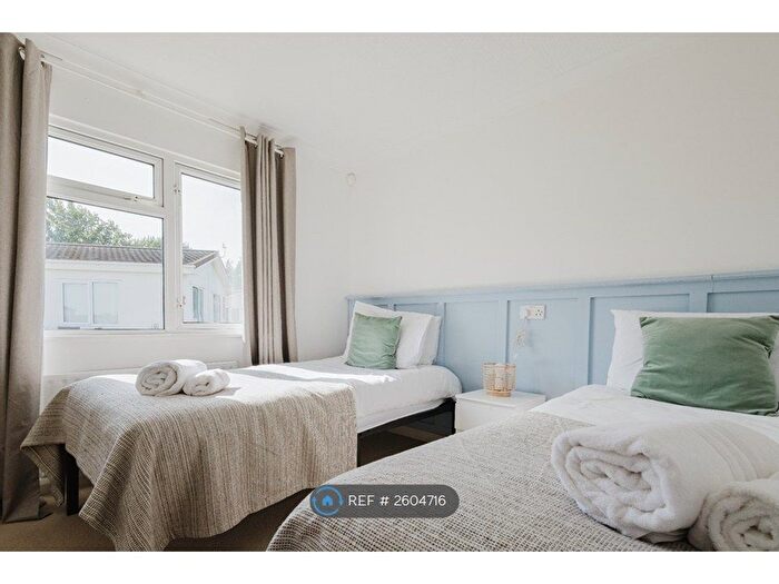 2 Bedroom Bungalow To Rent In Convent Meadows, Christchurch, BH23
