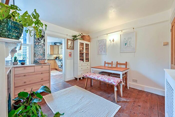 2 Bedroom Semi-Detached House To Rent In Cheselden Road, Guildford, GU1