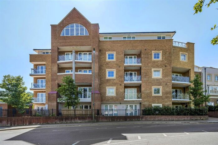 1 Bedroom Flat To Rent In Flambard Way, Godalming, GU7