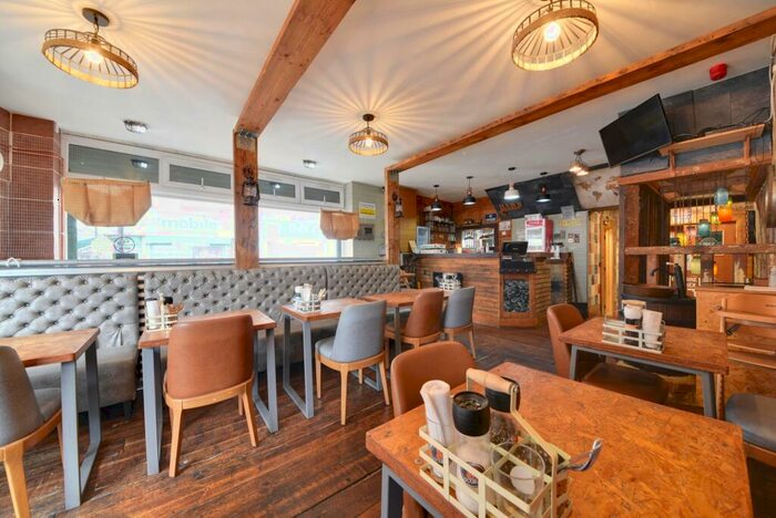Restaurant Retail Property / Shop To Rent In Barking Road, East Ham, E6