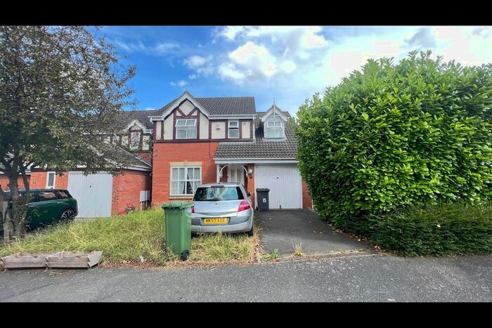 4 Bedroom Detached House To Rent In Montgomery Avenue, Shefford, SG17